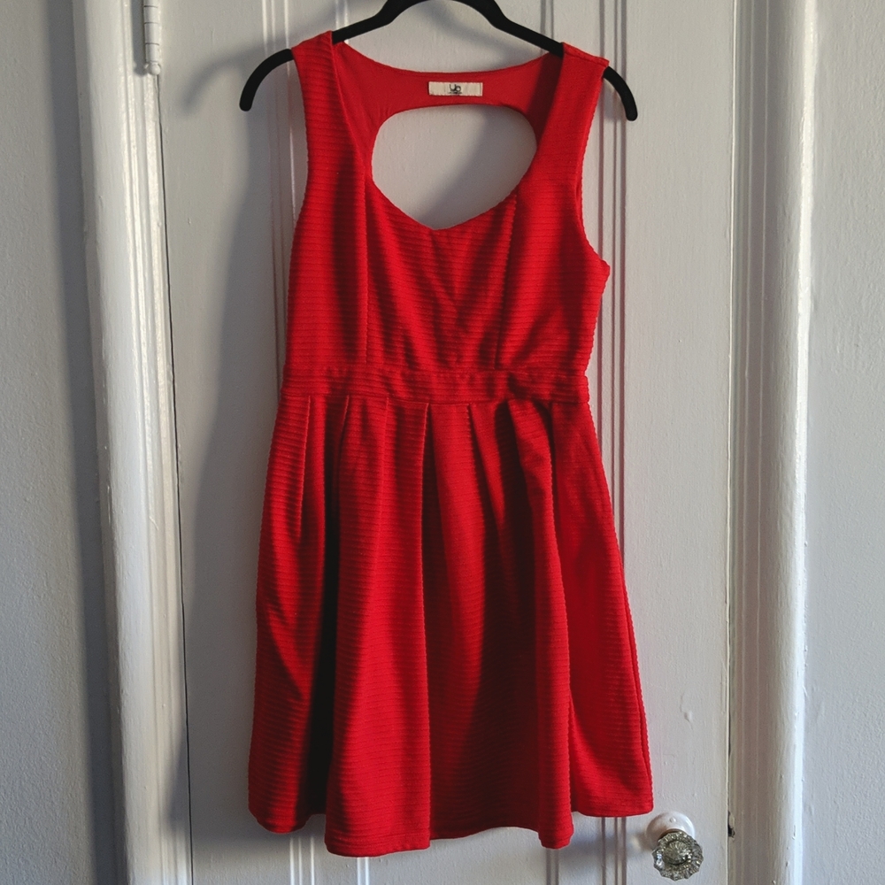 Ya Los Angeles Pleated Front & Hollow Back Women’s Red Fit & Flare Dress. Large.
